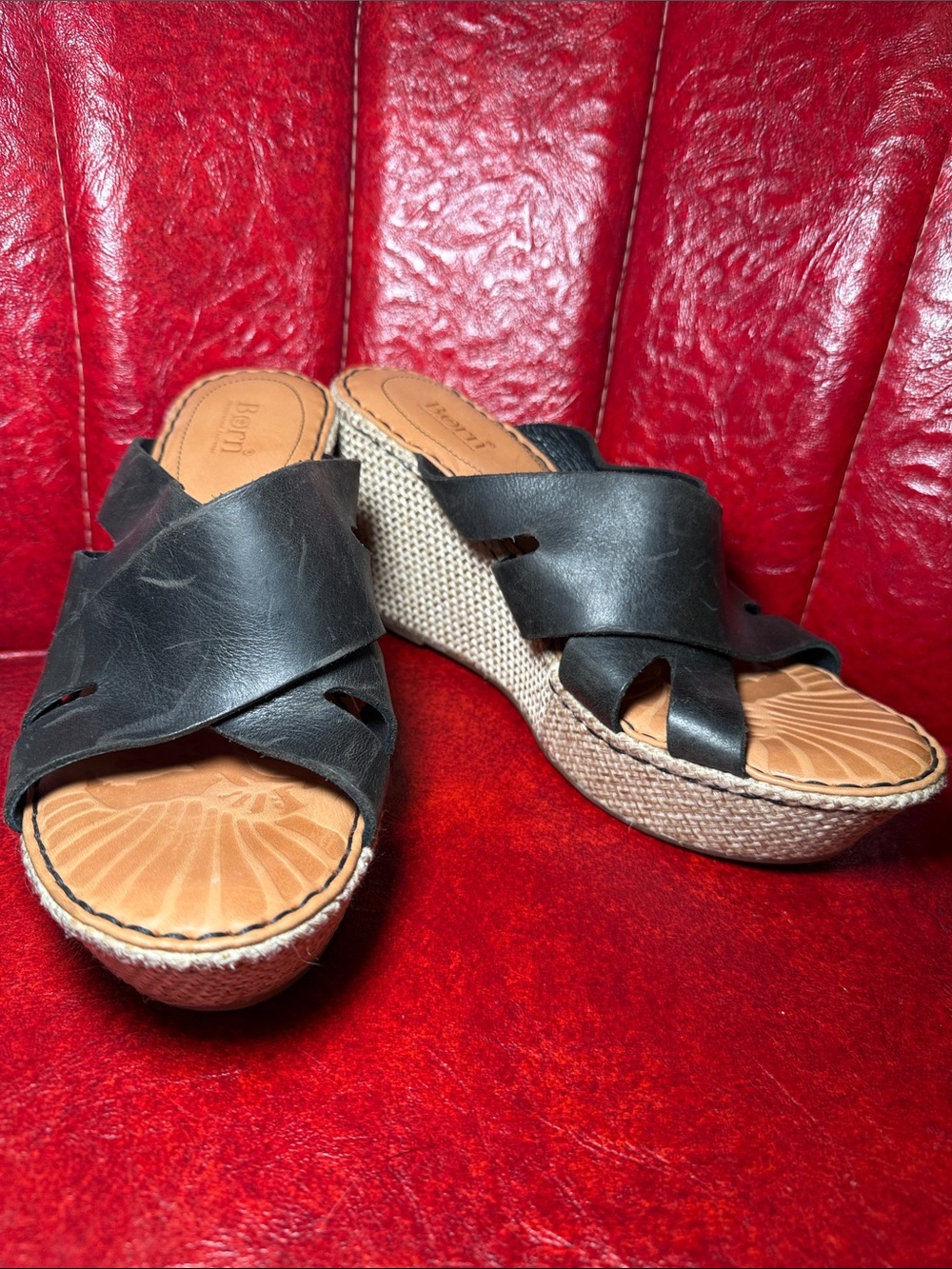 BØRN Size 10 Black Genuine Leather Espadrille Wedge Sandals – Excellent Conditio